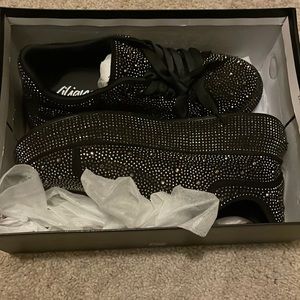 Sparkling tennis shoes